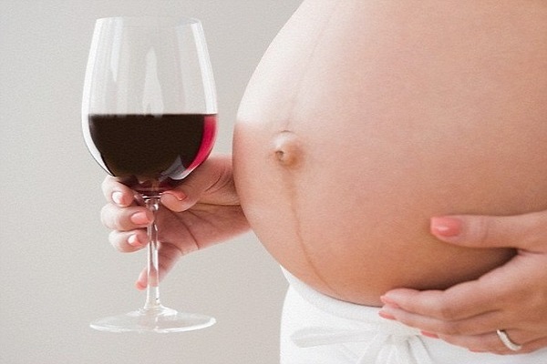 妊婦とお酒